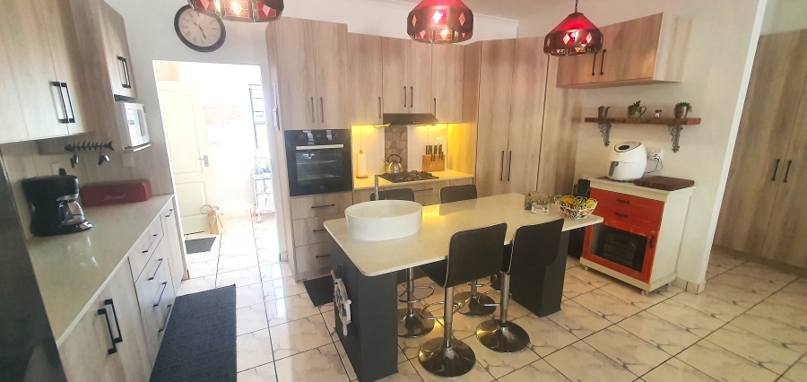 3 Bedroom Property for Sale in Sandy Point Western Cape